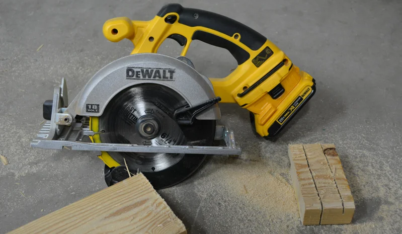 Dewalt 18 volt cordless circular saw deals